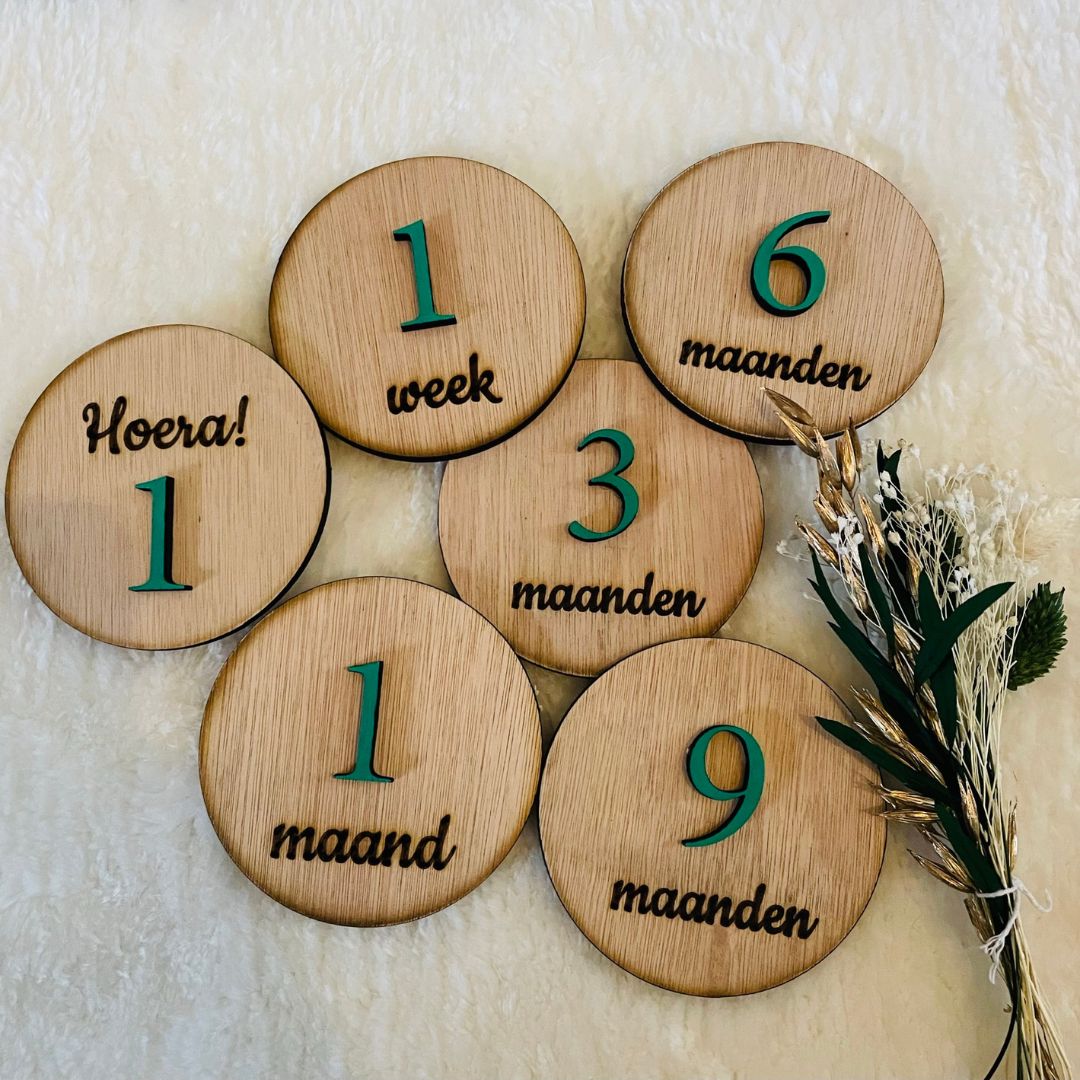 Houten mijlpaalkaartjes